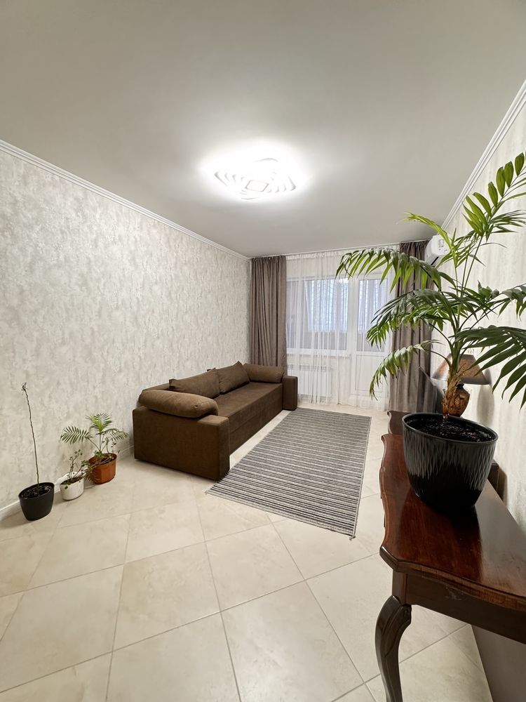 Spacious 2-room apartment near Heroiv Dnipra metro