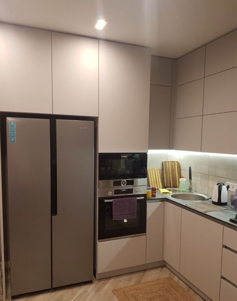 Stylish 3-Room Apartment in City Center with Panoramic View