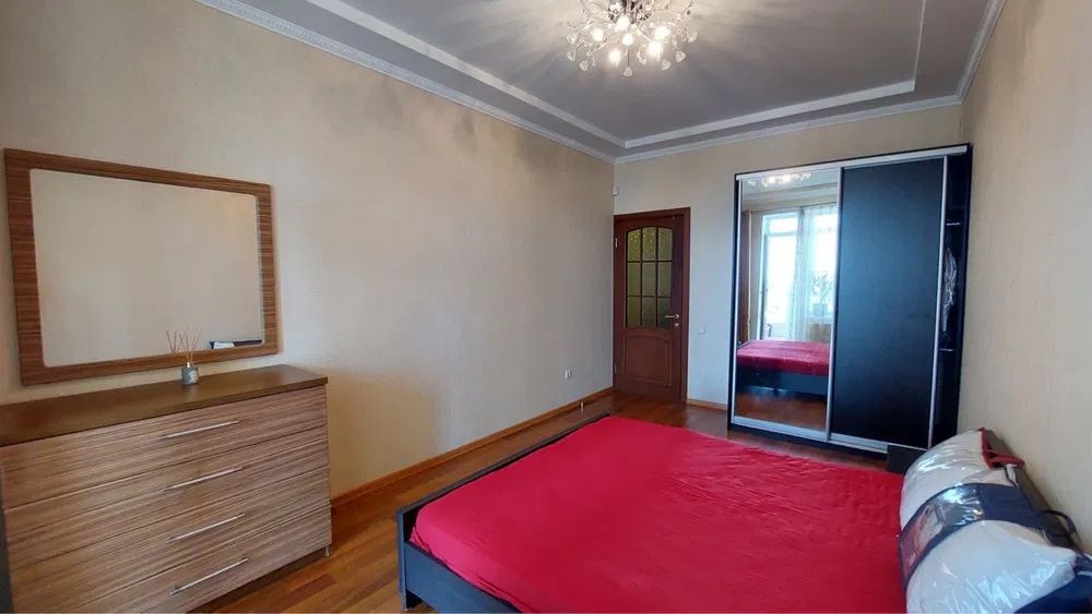 2-Bedroom Apartment near Fontanskaya Road, 6th Station of Big Fountain