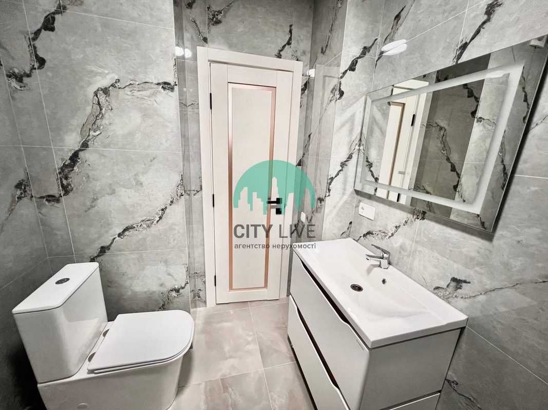 Modern Minimalist 1-Bedroom Apartment in Union Complex
