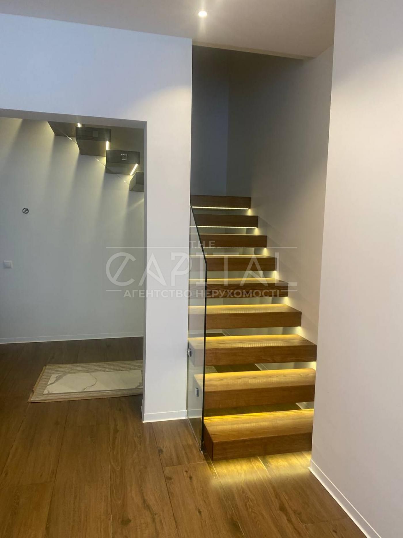Luxurious 3-Room Penthouse in Lviv Quarter with Terrace