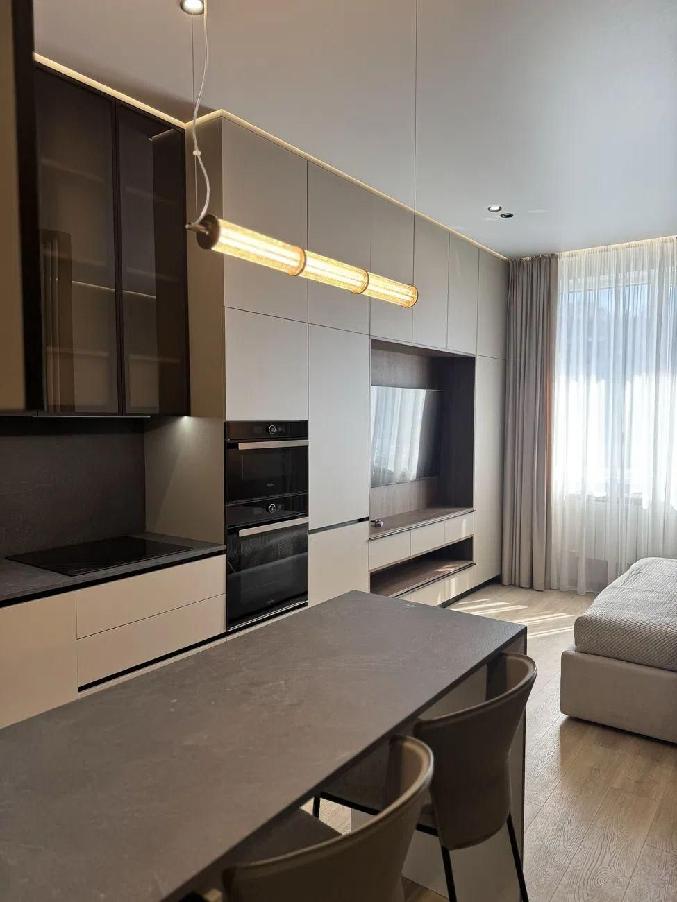 1-Bedroom Apartment in Delmar Complex near Zvirinetska Metro