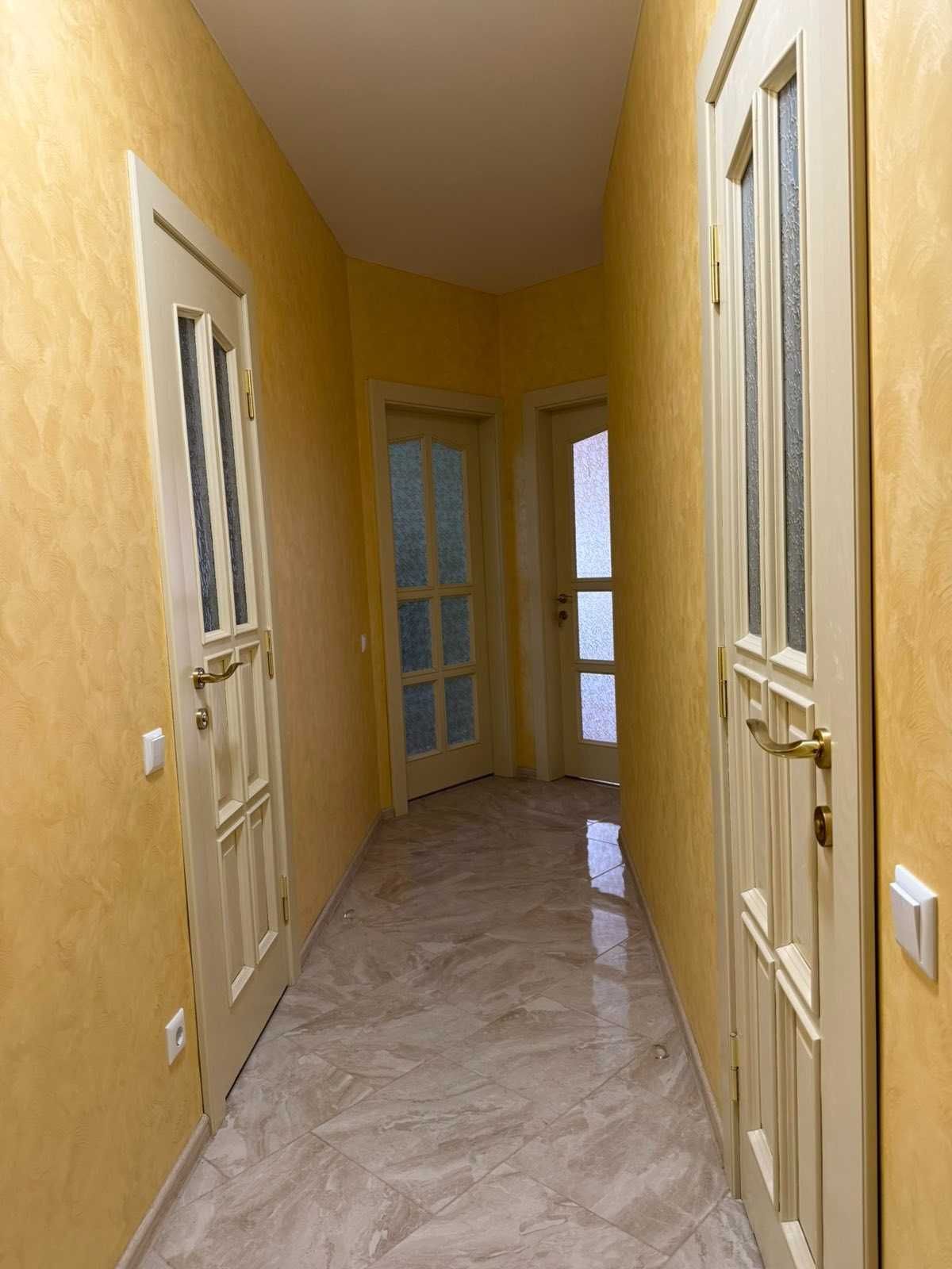 3-Room Apartment with Designer Renovation in New Building