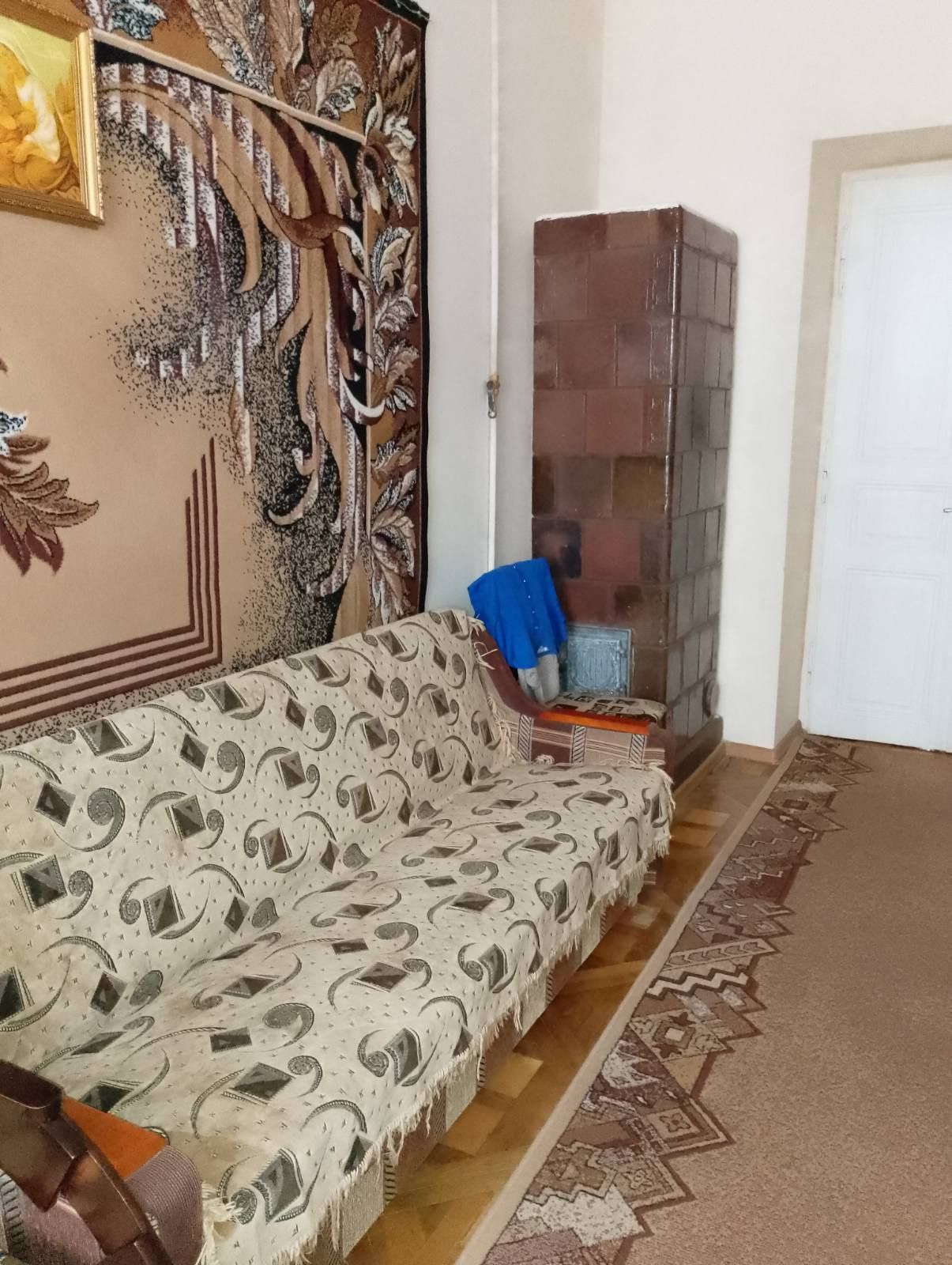 Clean apartment near Pidzamche station, central location