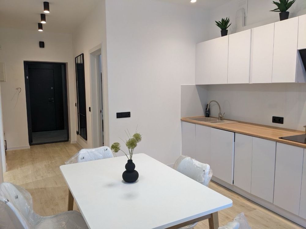 Modern Bright Apartment with Terrace on Babyaka Street
