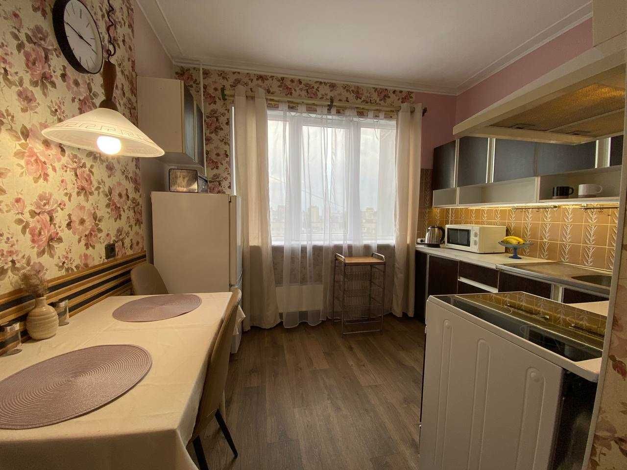 3-Room Apartment in Dniprovskyi District, Kyiv
