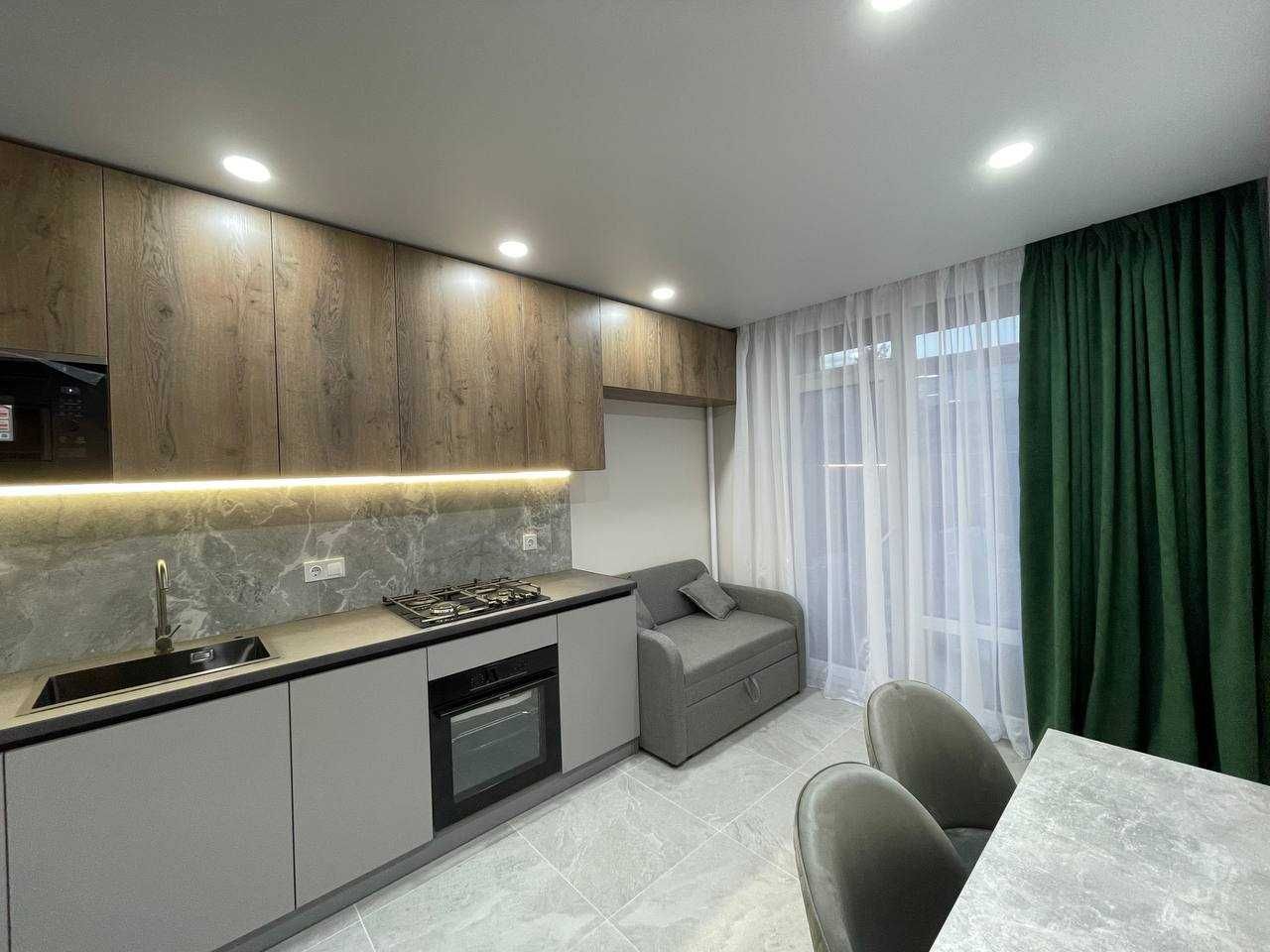 Family Plaza кешеніндегі заманауи жиһаздалған пәтер