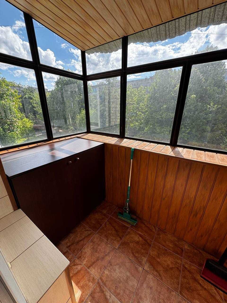 1-Room Apartment near Market with Large Balcony