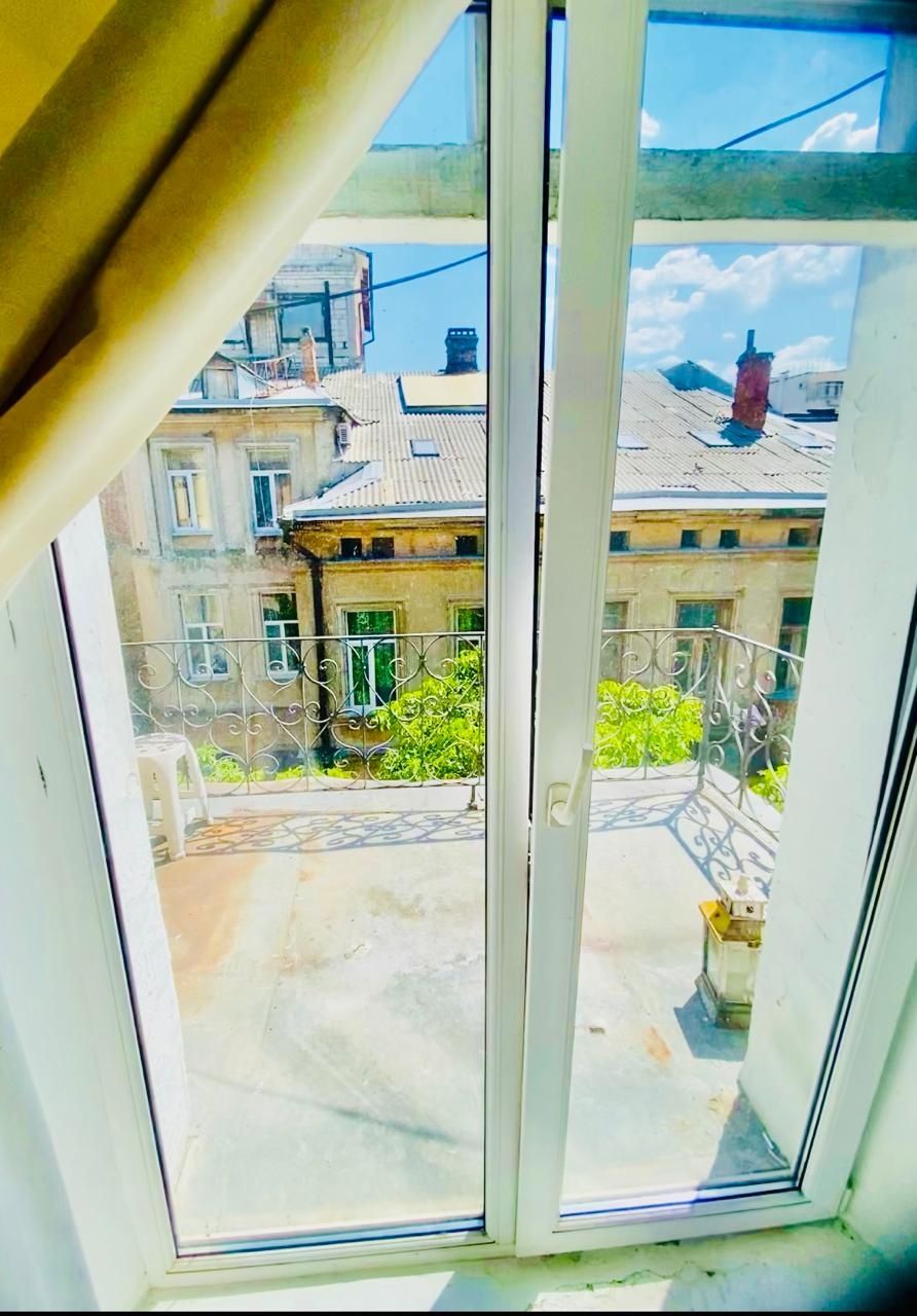Loft Studio with Terrace near Deribasovskaya