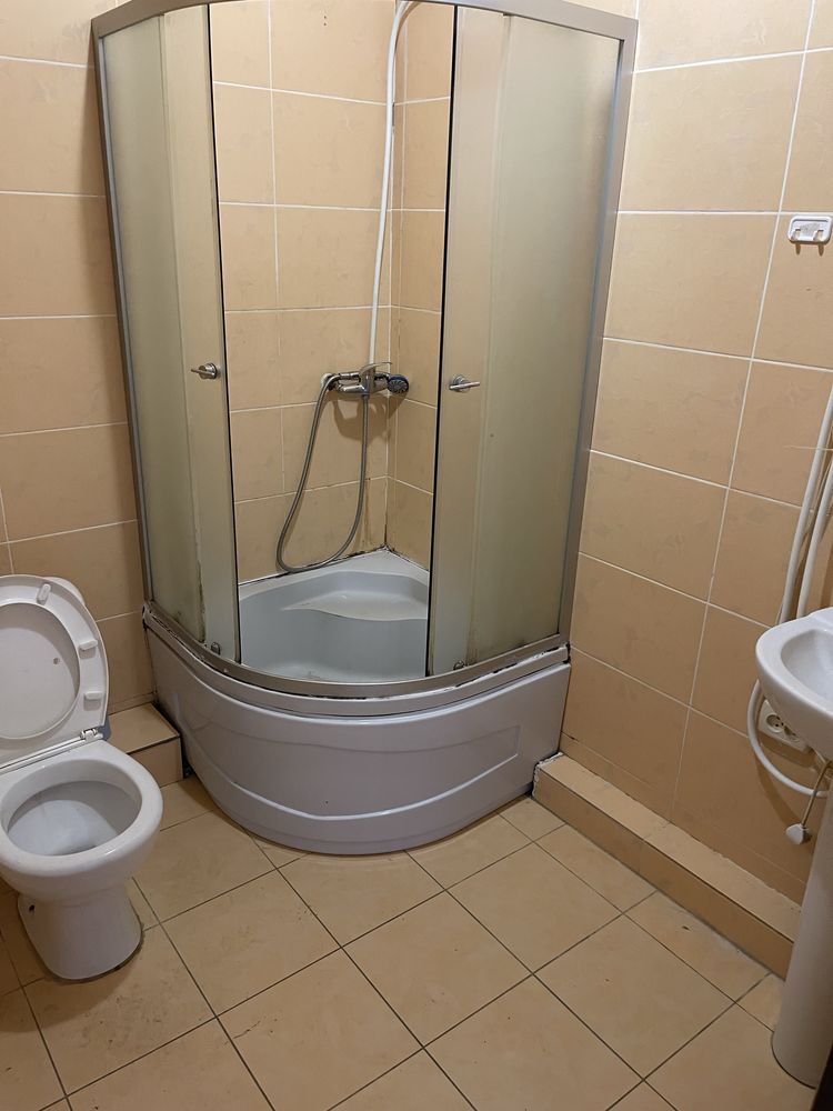 One-bedroom apartment in Vyshgorod, 10 km from Kyiv, with parking and amenities