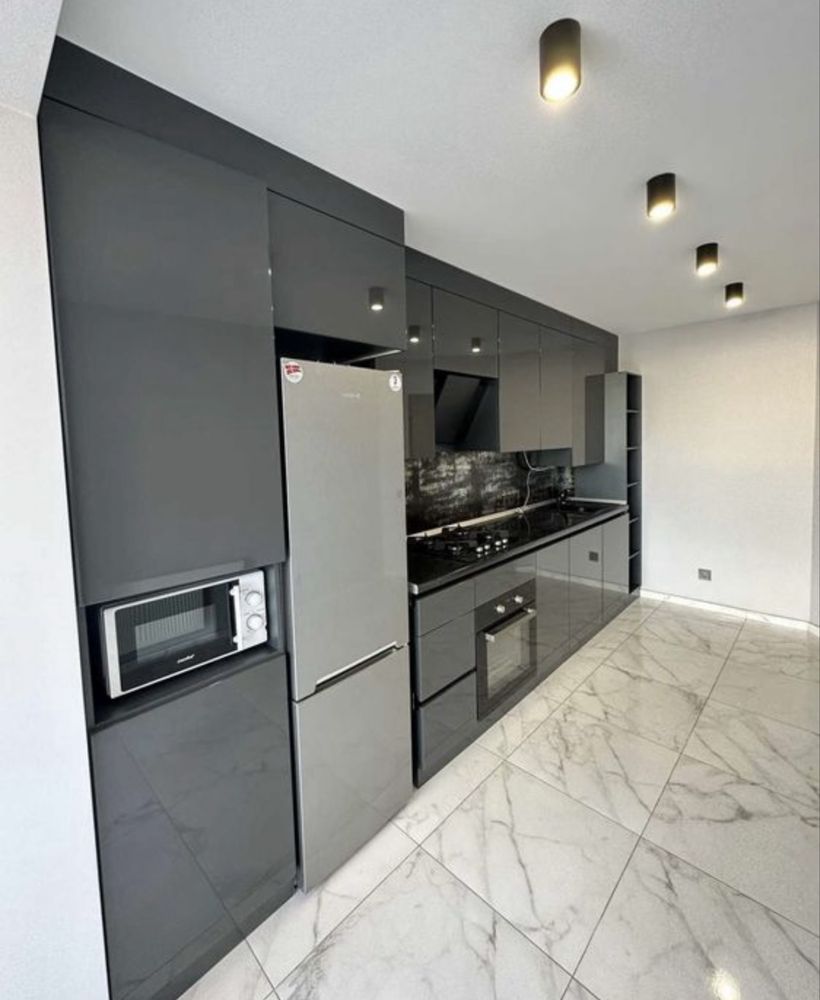 Spacious 2-Room Apartment with Designer Renovation and Panoramic Windows