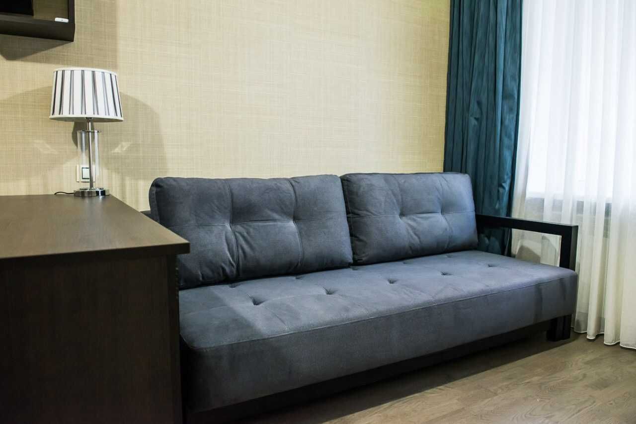 3-Room Apartment in Center, Designer Renovation, Near Metro