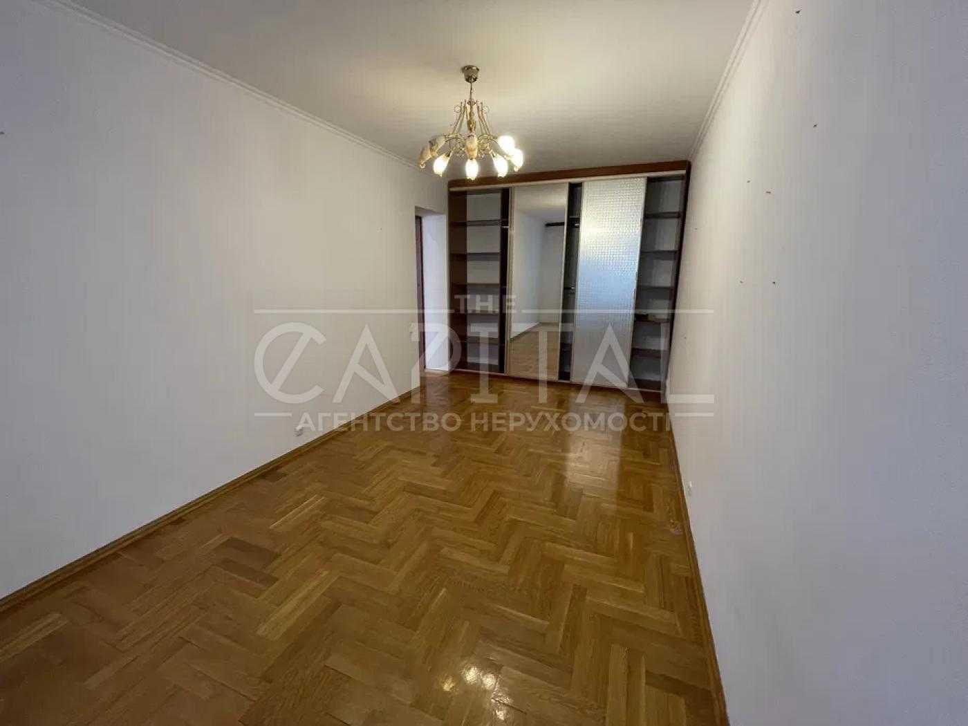 4-Room Apartment in Shevchenkovsky District, Near Landmarks