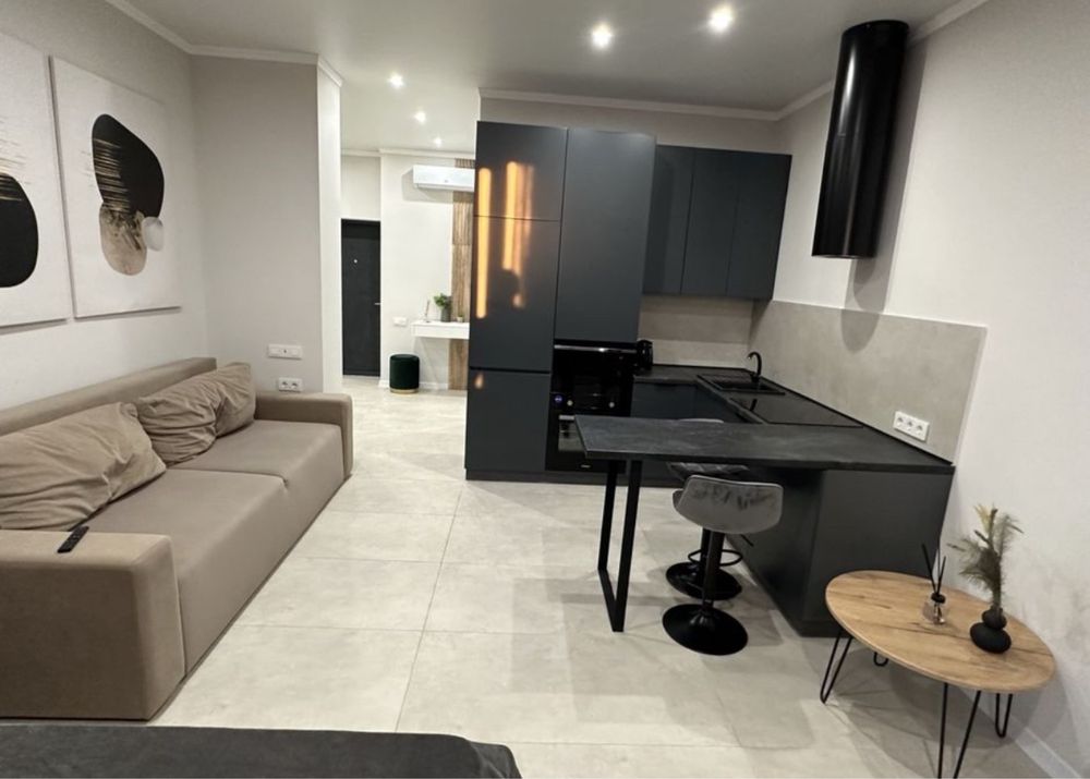 Designer Apartment in Prestigious Novopecherski Lipki Complex