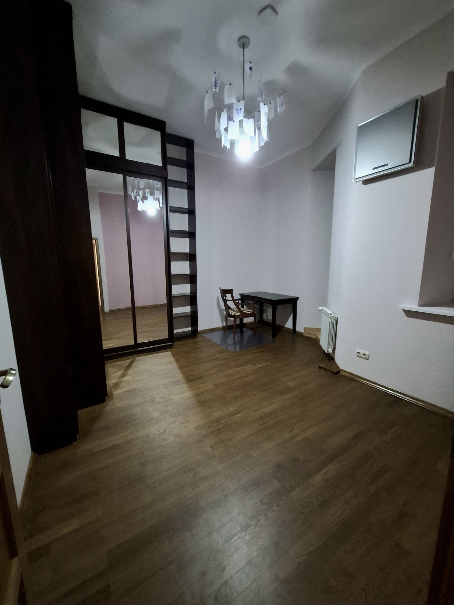 Historic 1900 Building with Modern Renovation, Central Location