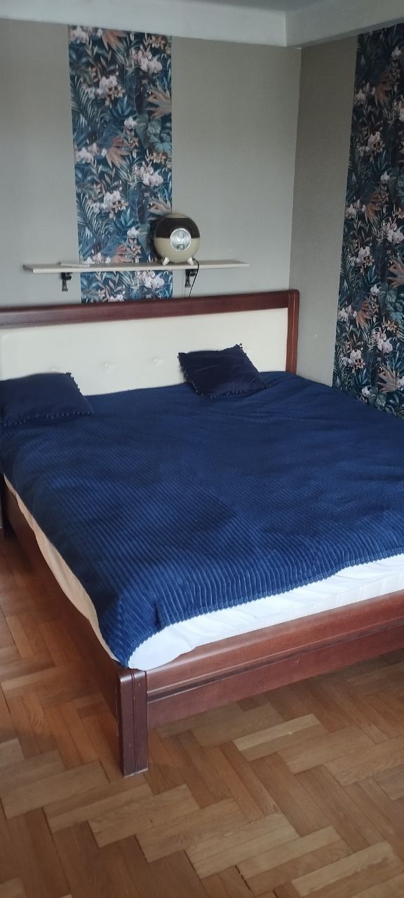 Spacious 2-Room Apartment with Large Loggia on Avtozavodska Street