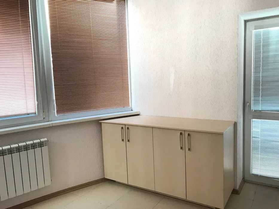 Spacious 1-Bedroom Studio Apartment near Klochkivska with Euro Renovation