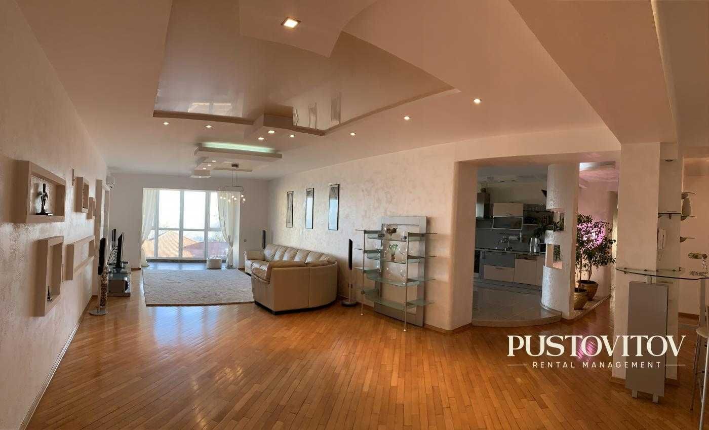 Spacious Sea View Apartment at Liderovsky Boulevard