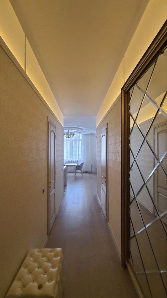 Luxury 1-Room Apartment near French Boulevard with Sea View