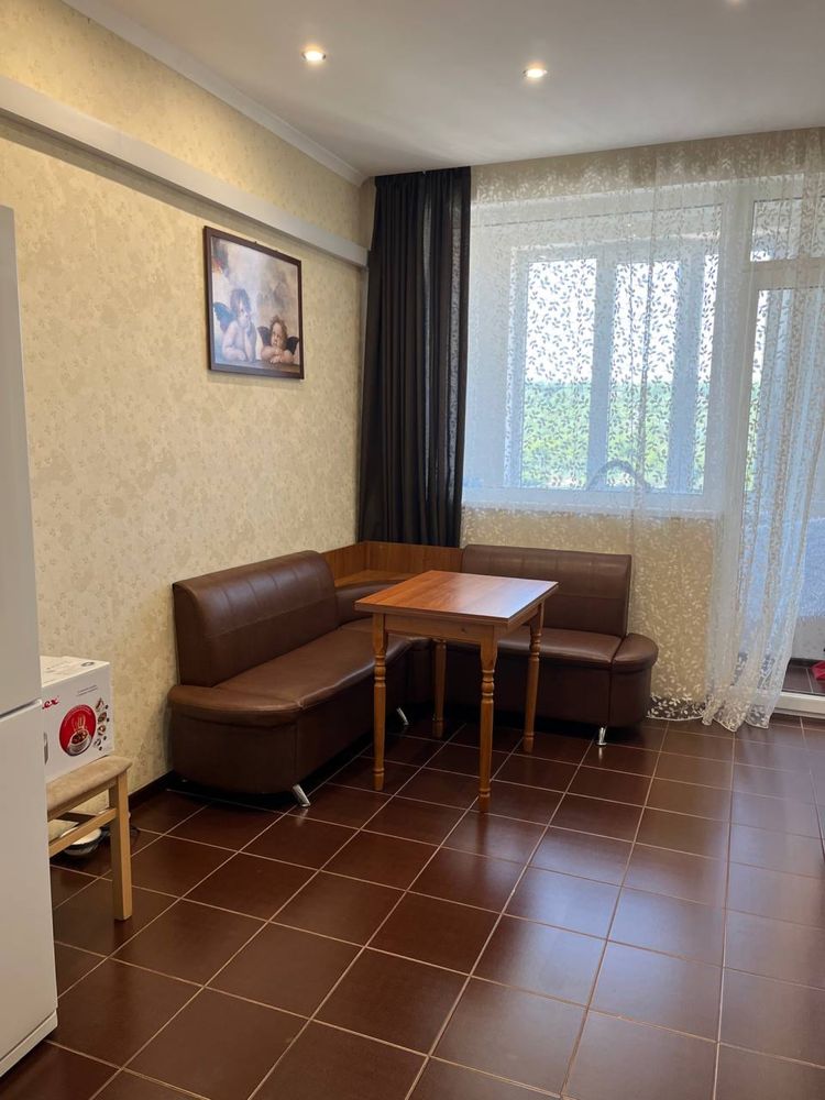 Spacious Two-Room Apartment in Zhuravlevsky Complex, Kyiv