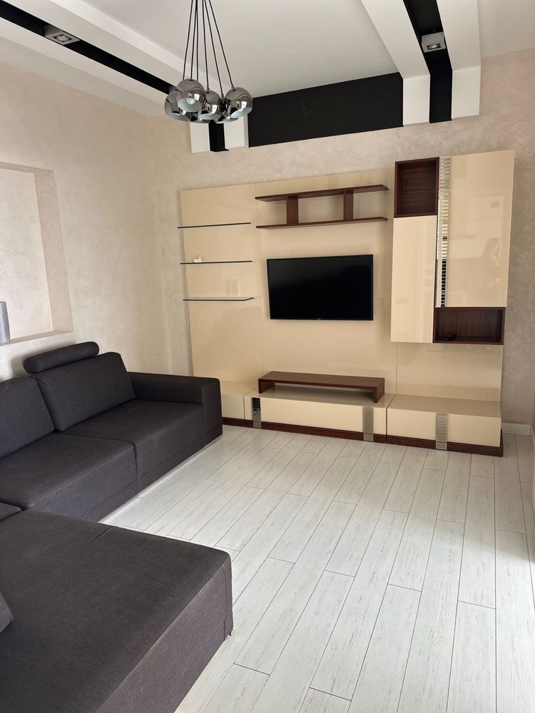 3-Bedroom Apartment in Ruslан i Ludmila Complex with Sea View