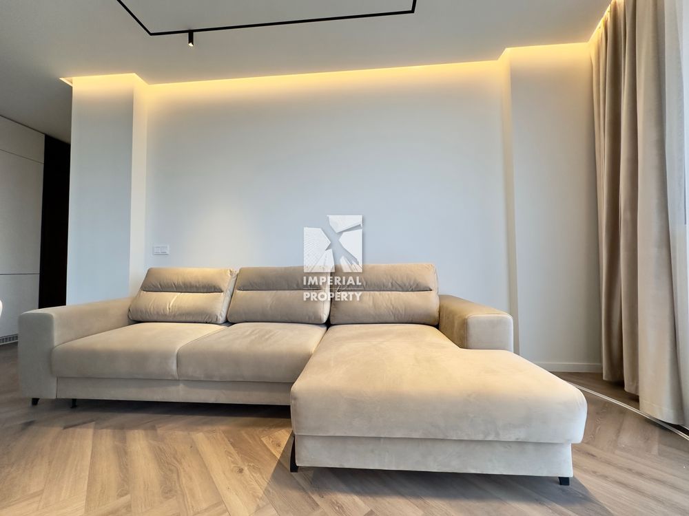 3-Room Apartment in Residents Park with Designer Renovation