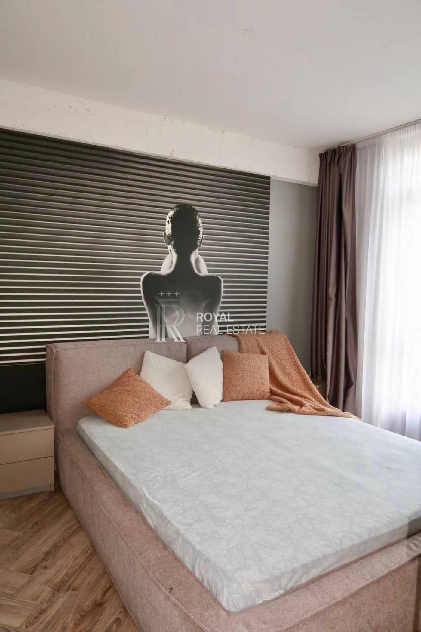 Designer Two-Bedroom Apartment in Pidvysotskyi Complex, Near Zverinetska Metro