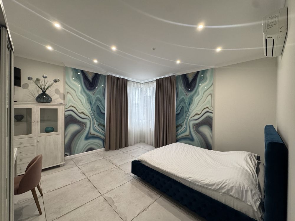 1-Bedroom Apartment with Designer Interior and Full Amenities