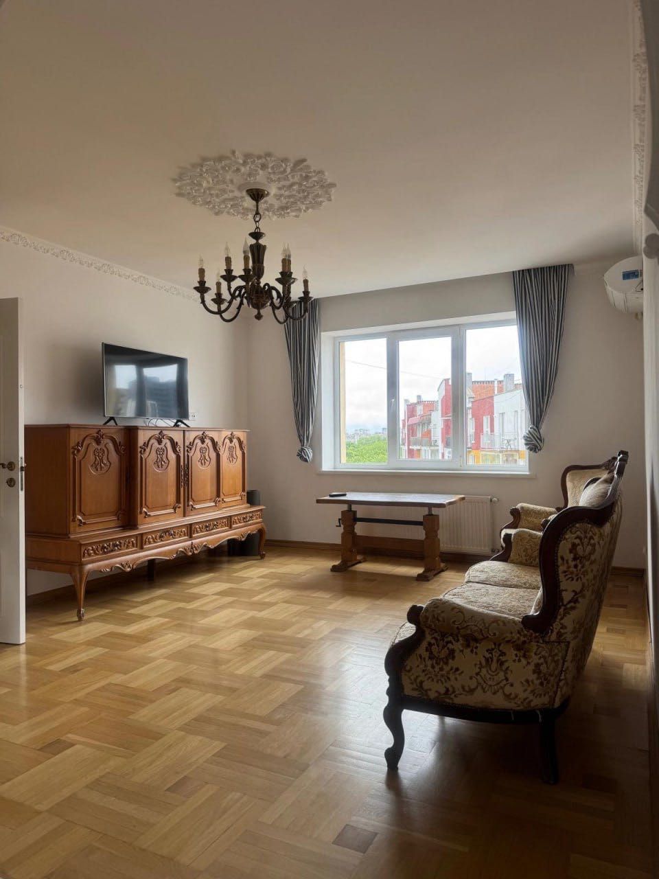 2-Room Apartment on Jasminova Street with Park View