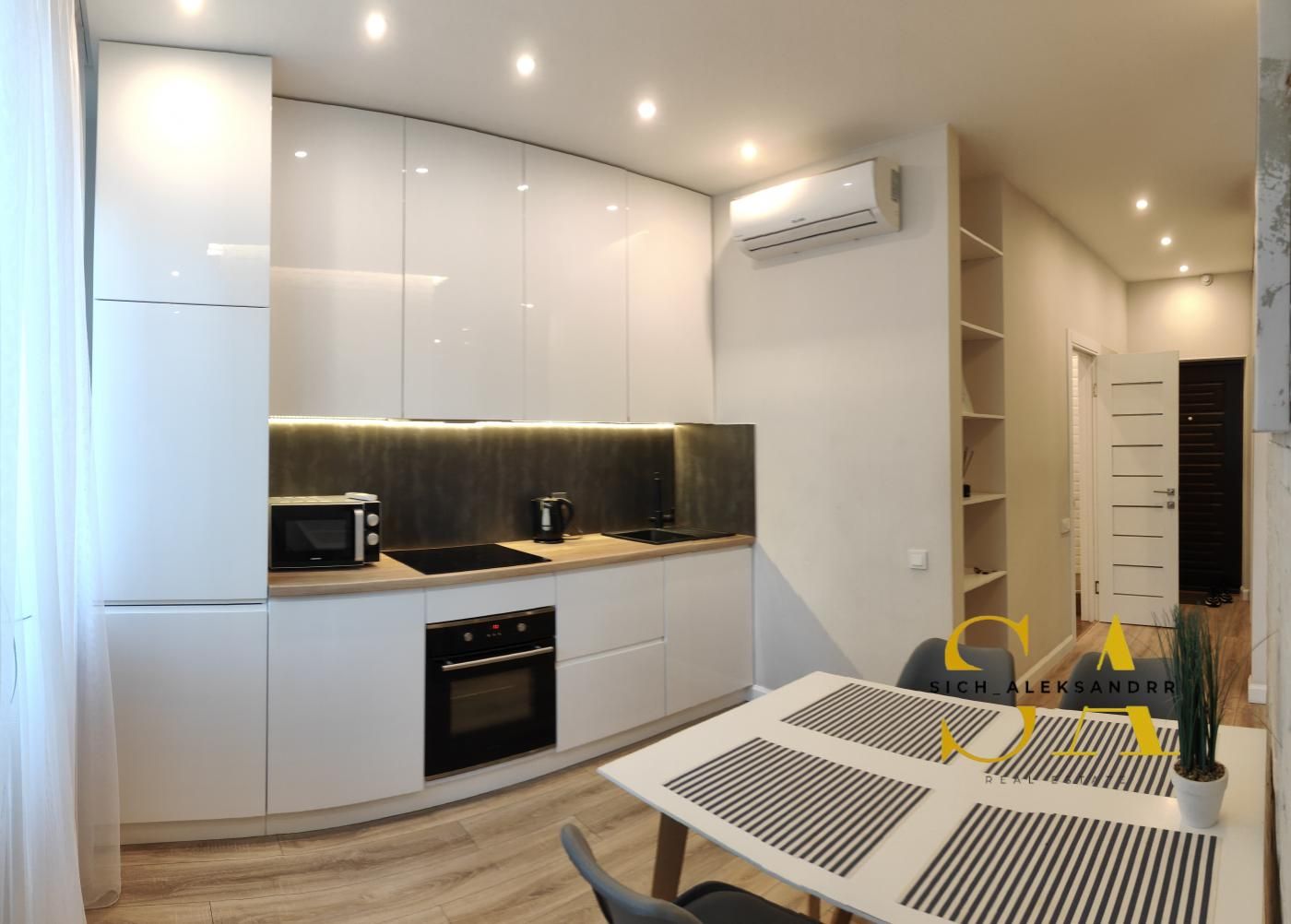 Stylish Apartment in Arcadia with Panoramic Windows and Designer Interior
