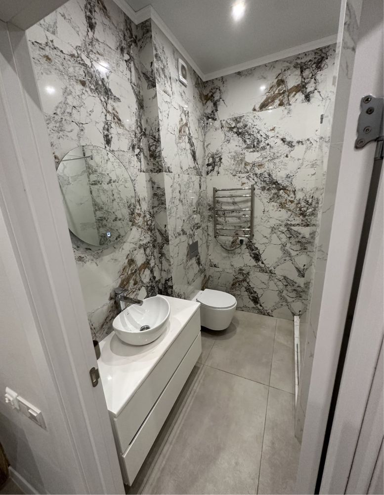 Designer Apartment in Prestigious Novopecherski Lipki Complex