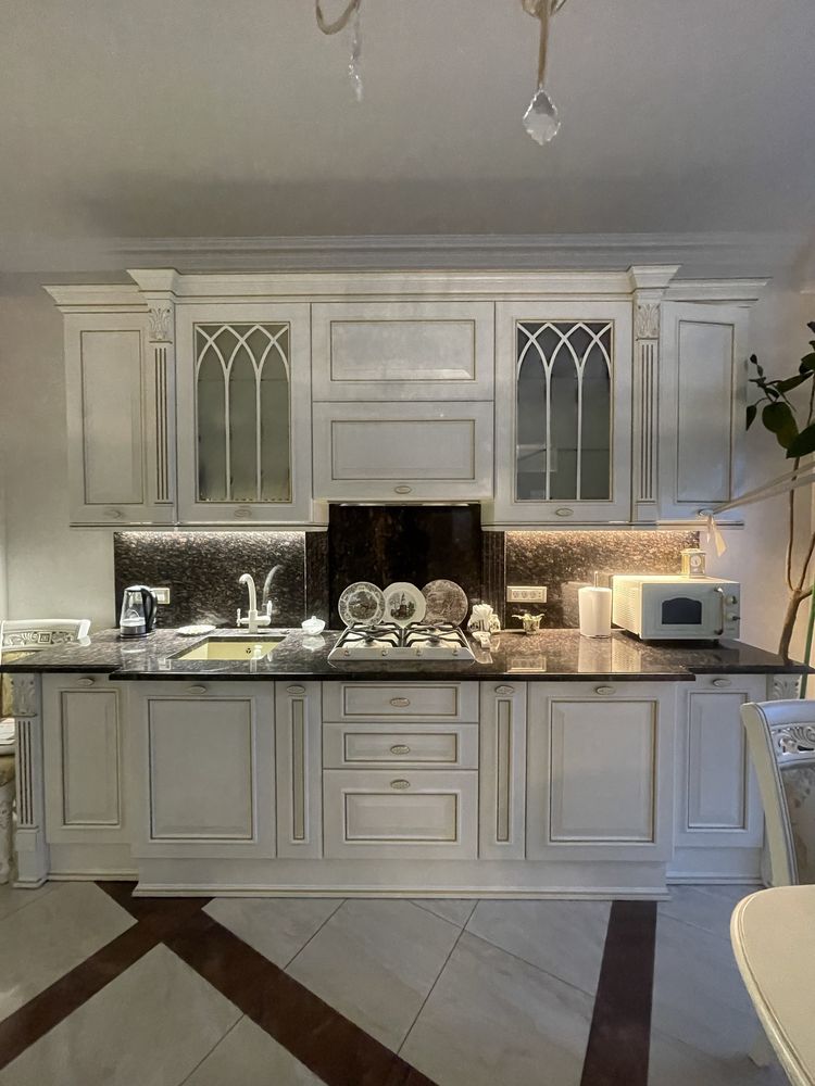 Furnished apartment on French Boulevard with full amenities