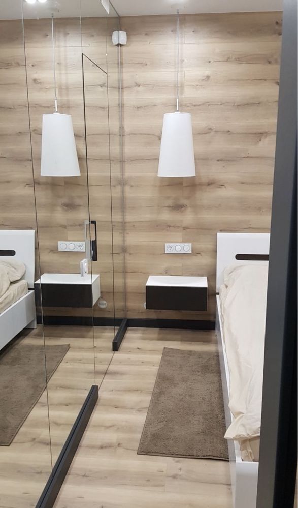 Designer Renovated Apartment in Business-Class Residential Complex