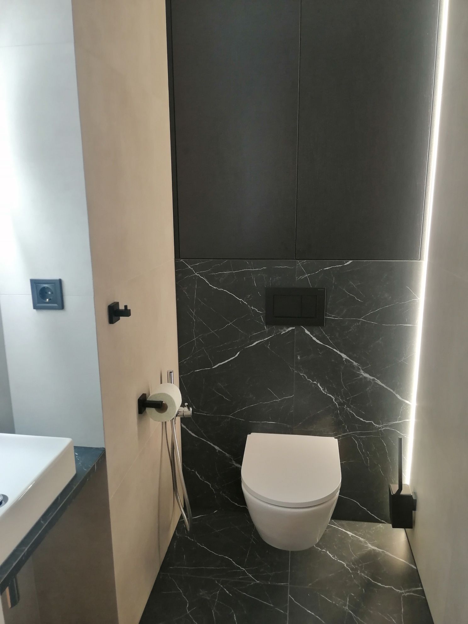 Spacious 2-room apartment in new building near Striyska Street