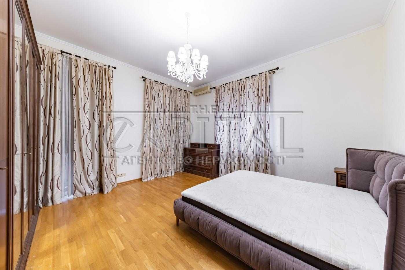 Luxurious 3-Bedroom Apartment in Novopecherski Lypky Complex