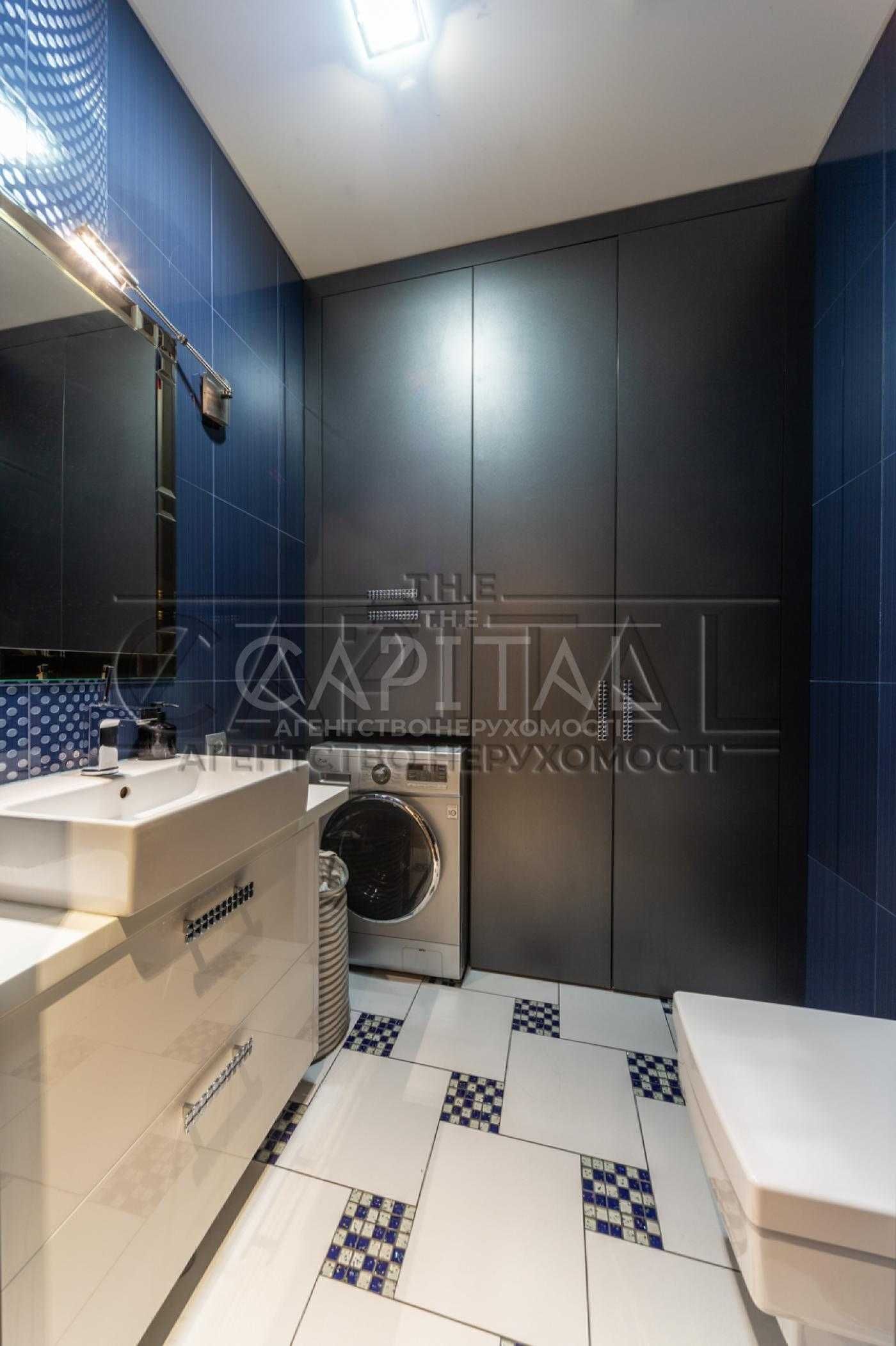Spacious 2-Room Apartment in Shevchenkivskyi District with Designer Renovation