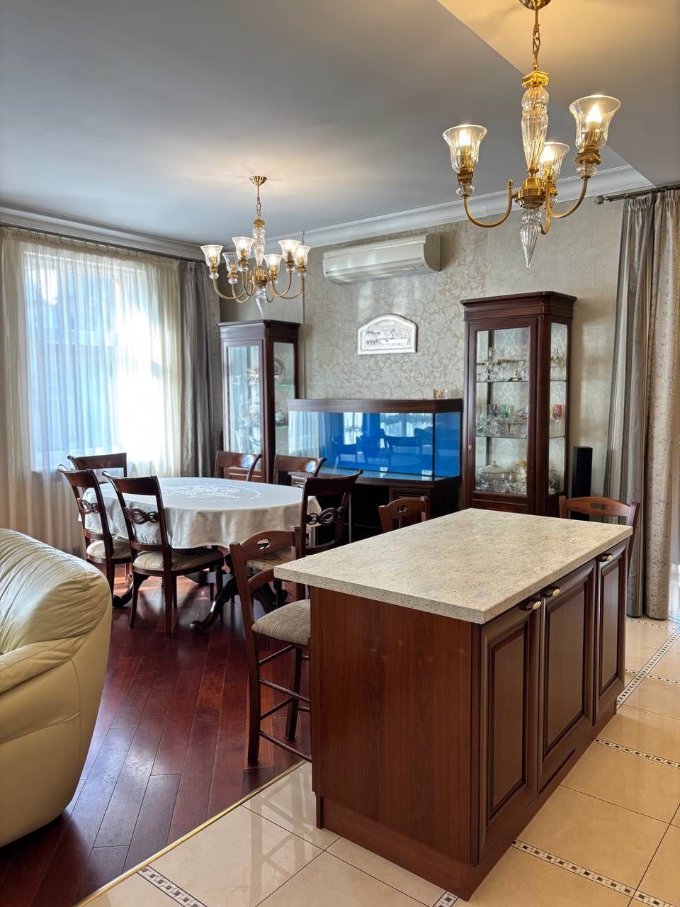 3-Room Apartment with Premium Renovation and Private Garage