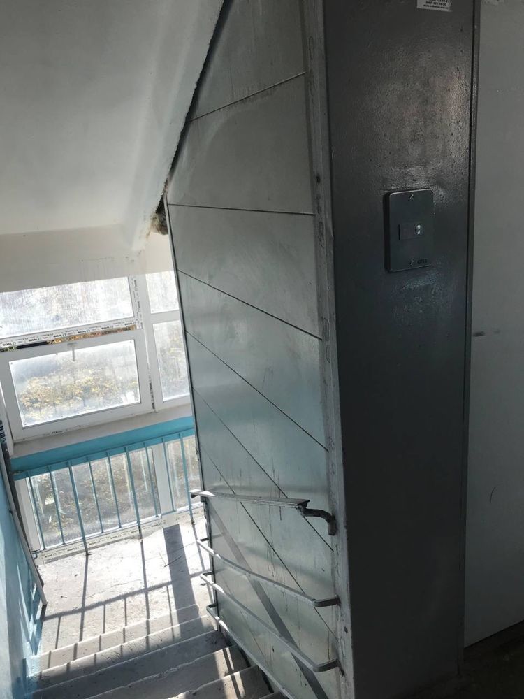 Spacious 2-Room Apartment in Central Kyiv with Balcony and City View