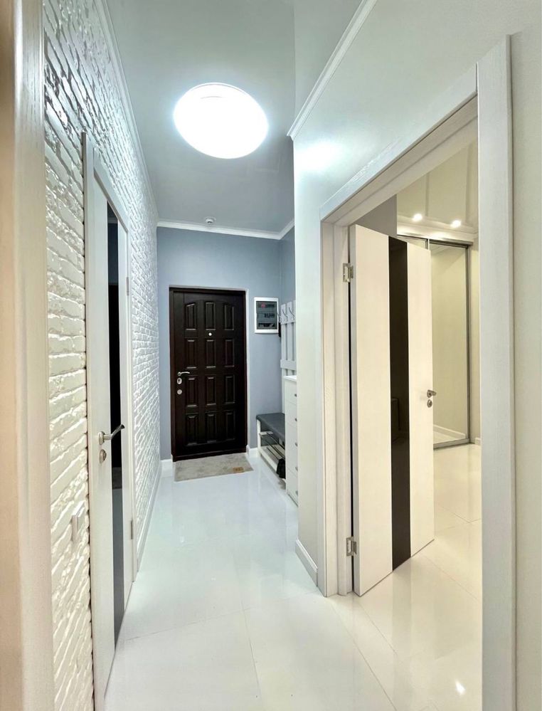 Furnished 1-Bedroom Apartment in 36 Pearl Complex, Arkadia