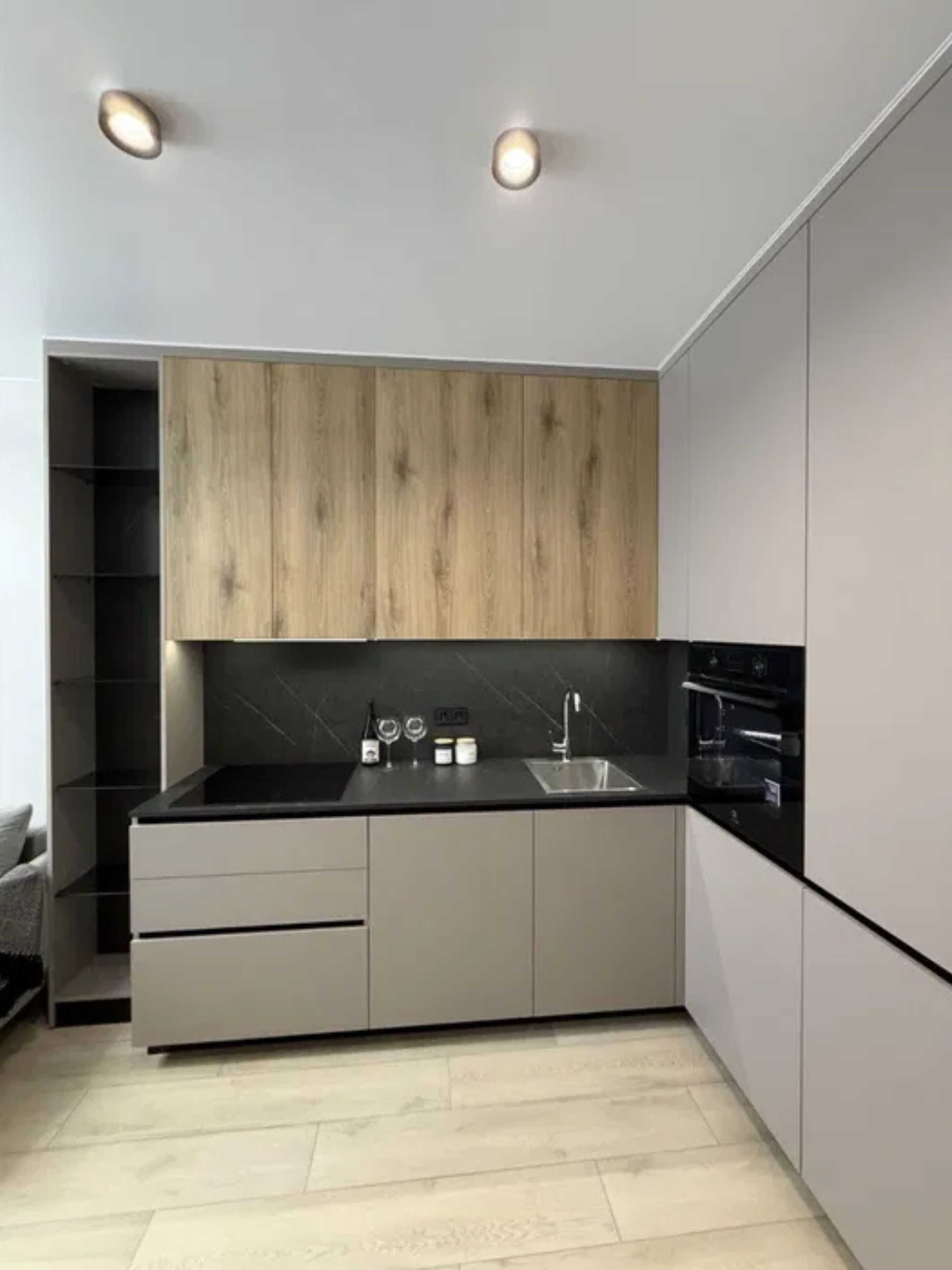Modern 1-Bedroom Apartment in French Quarter 2 with City Views