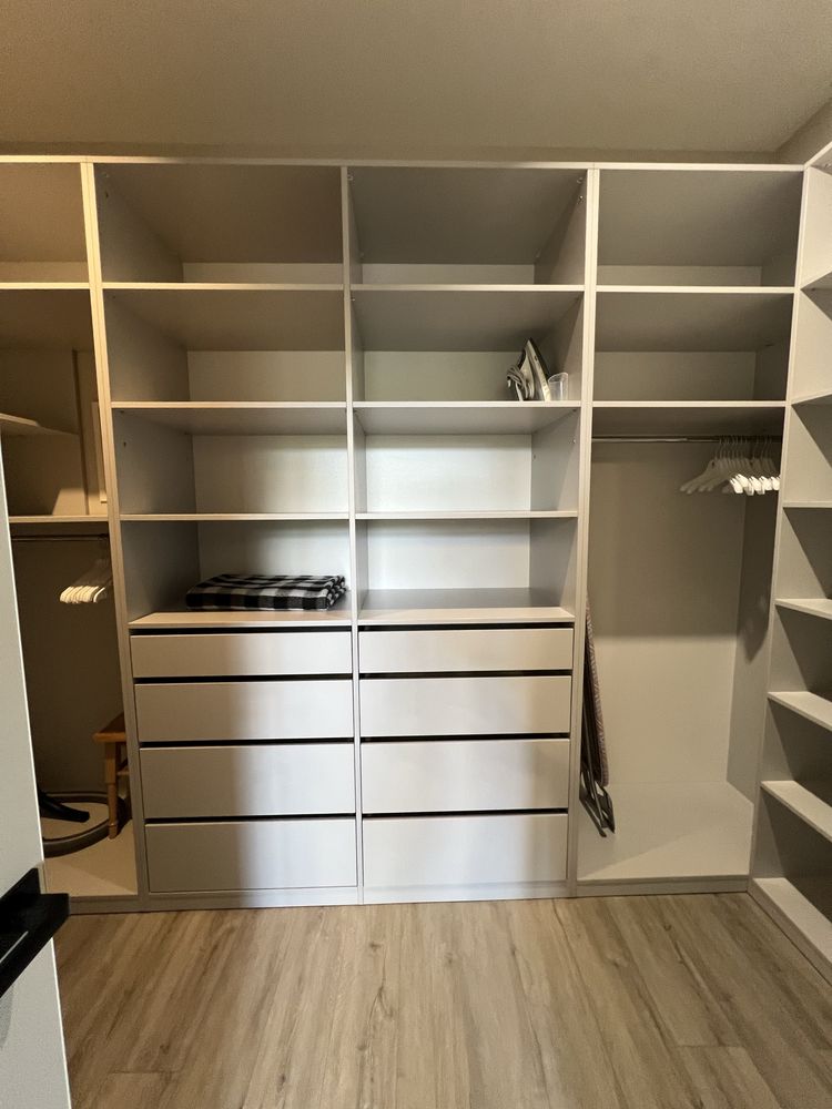 Spacious One-Bedroom Apartment with Panoramic Views in Residence Park Complex