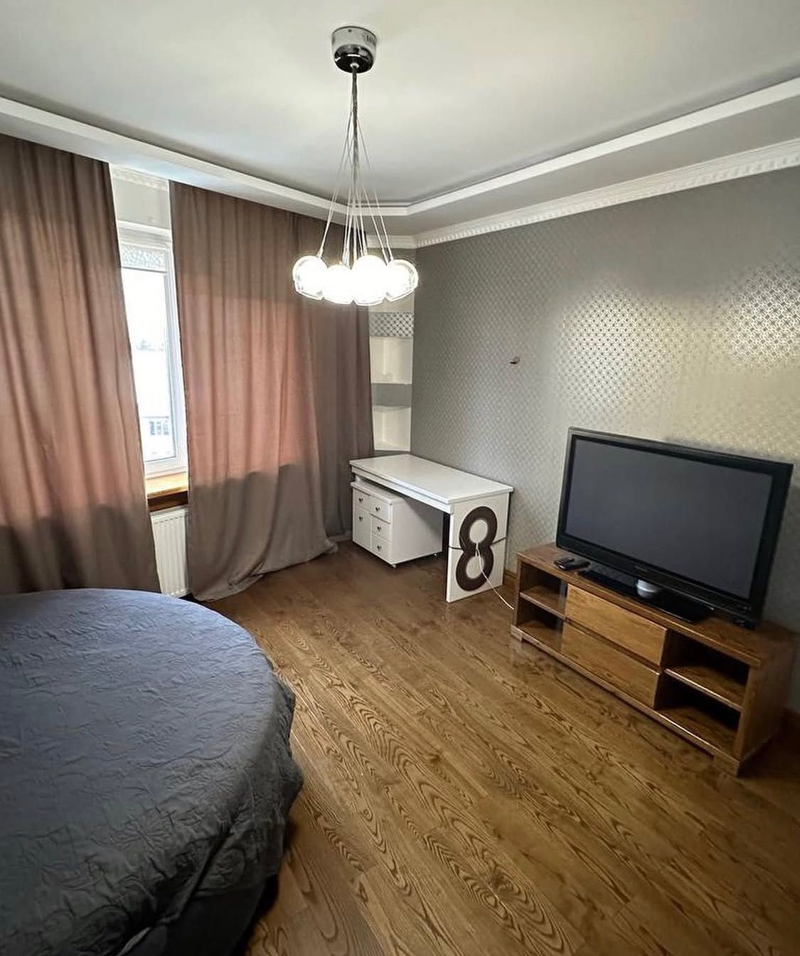 1-bedroom apartment with lake view, spacious kitchen, fully equipped