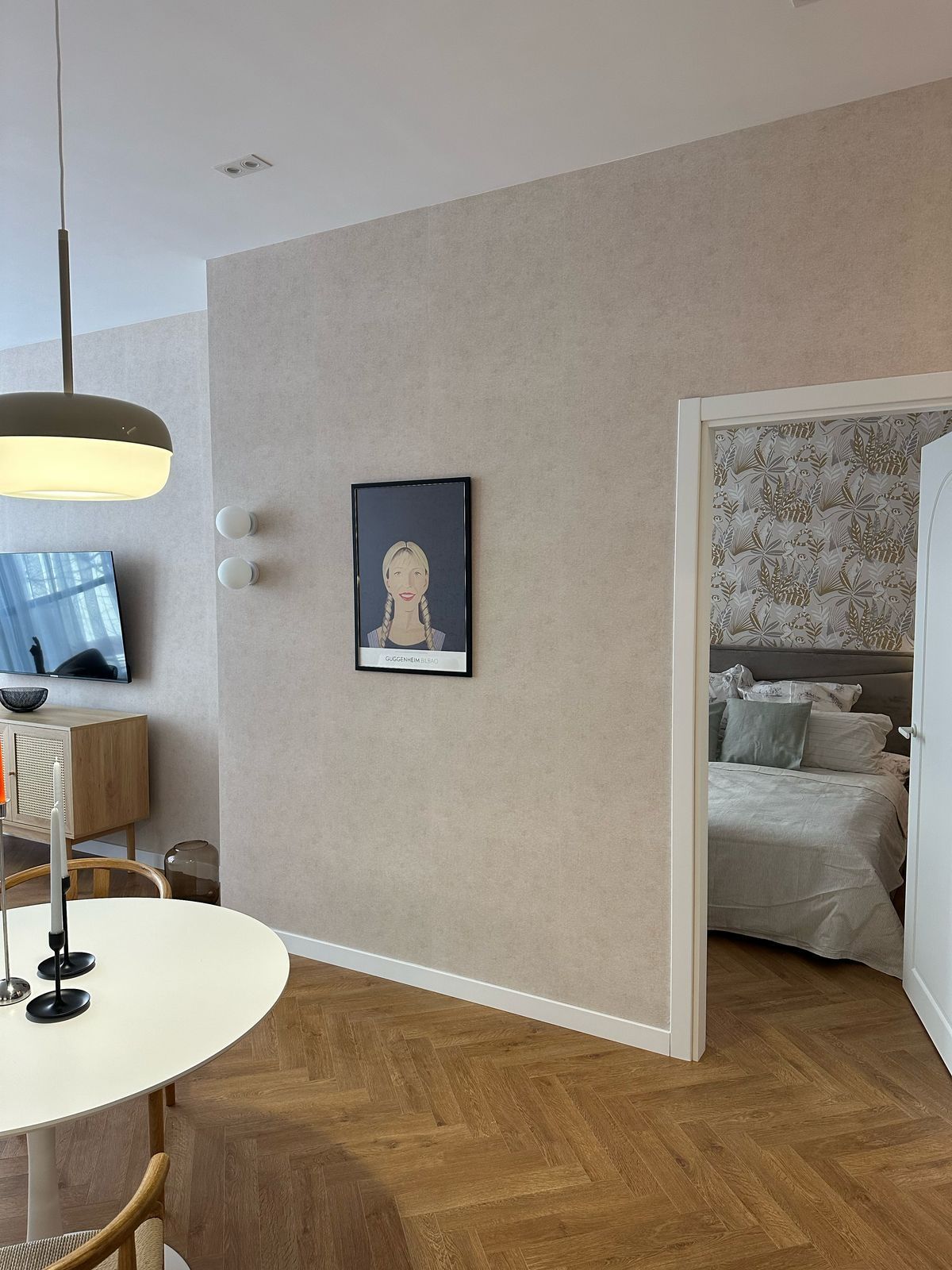 Stylish 1-bedroom apartment in Santorin Complex at 10 Fontana Station