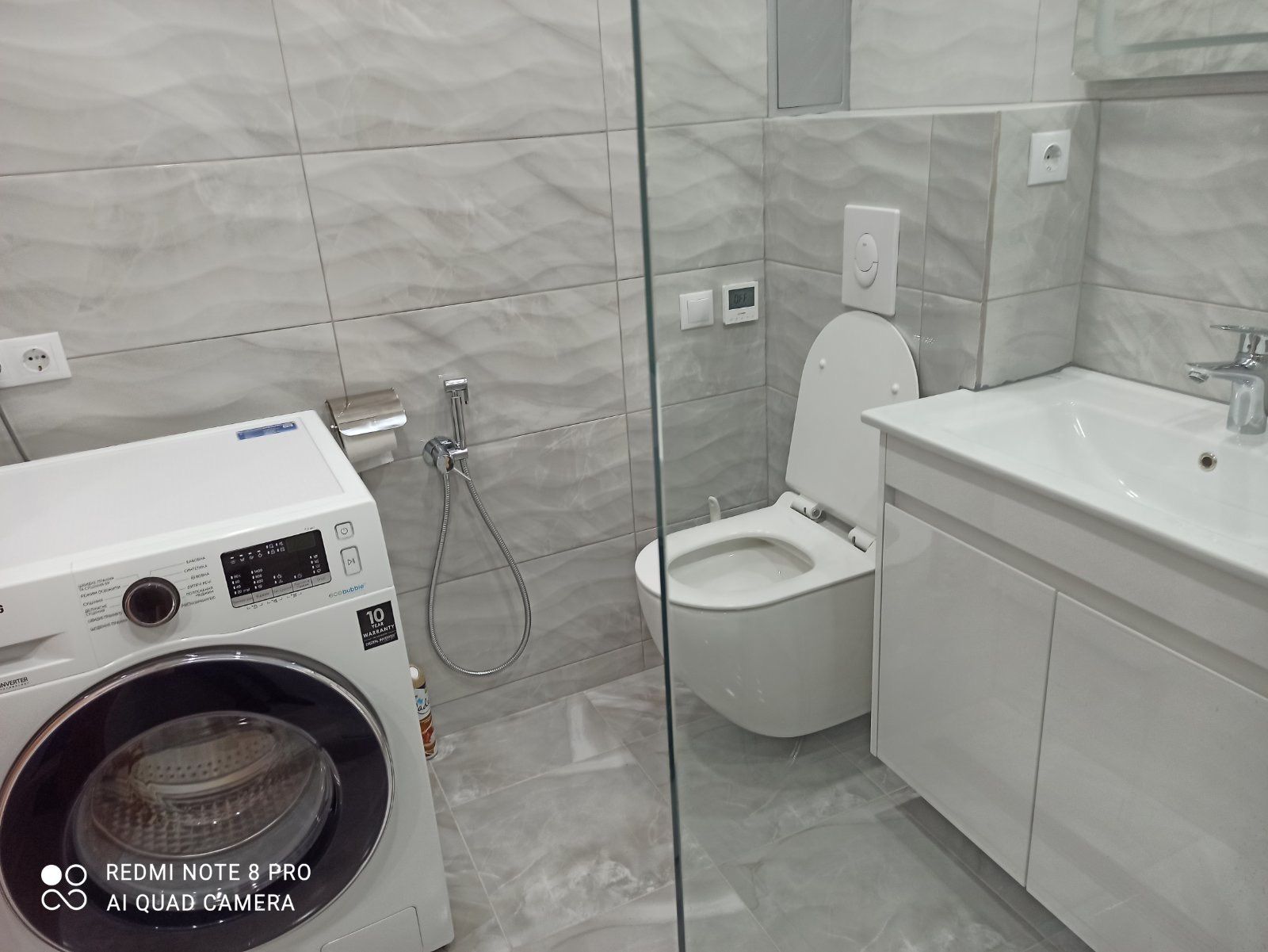 Каманина 48 Жемчужинадағы бір бөлмелі пәтер, автотұрақпен