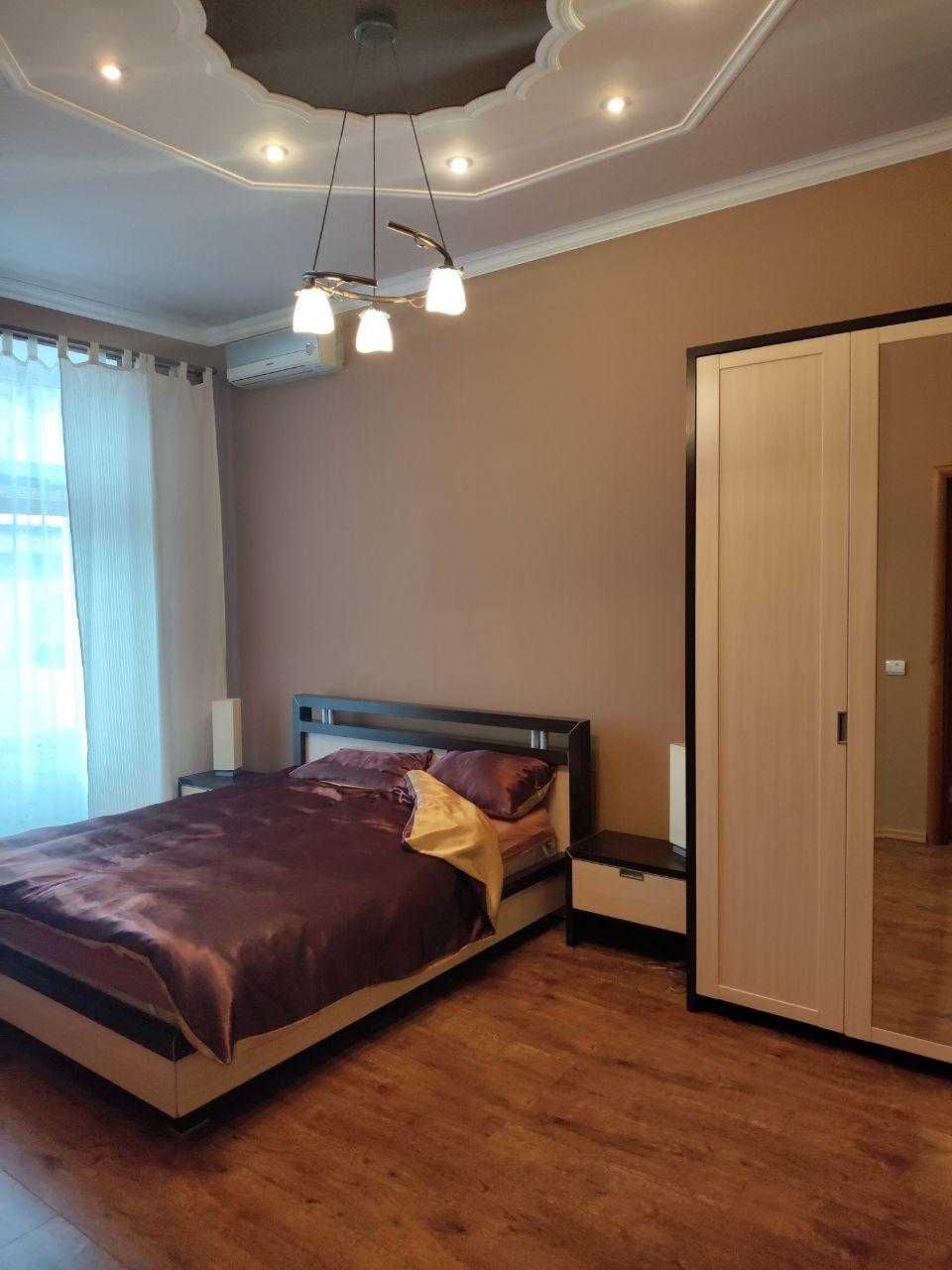 Apartment near Opera Theater in Kiev's Historic Center