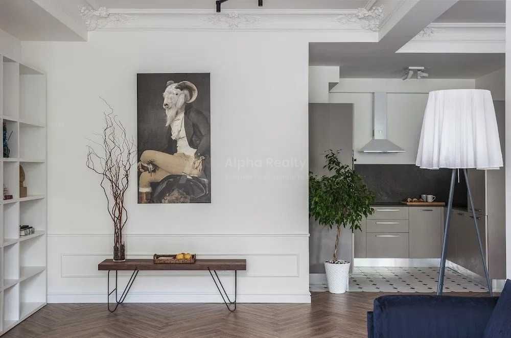 Stylish Business-Class Apartment in City Center with Premium Design and Amenities