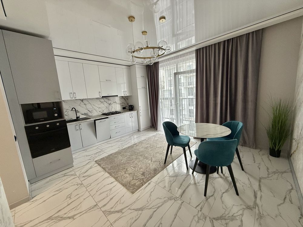 Spacious 1-bedroom apartment in new building on Zaliznychna Street