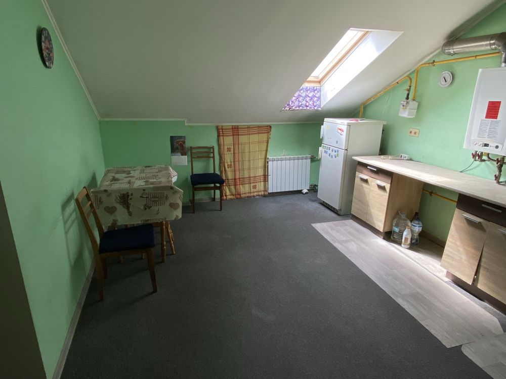 One-room apartment near the park with necessary furniture and appliances