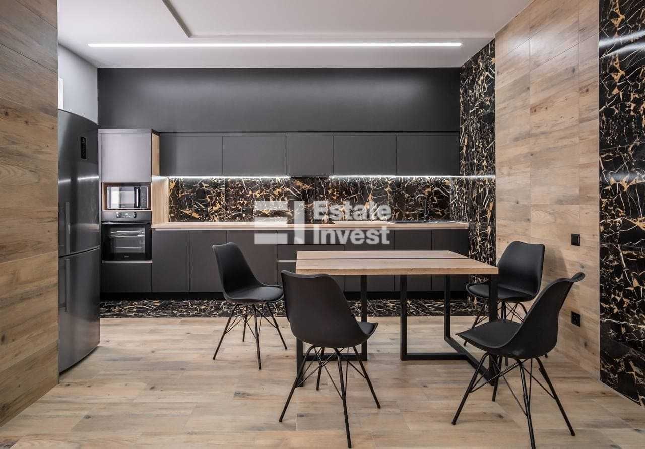 3-Room Apartment with Modern Design in Monte-Plaza Complex