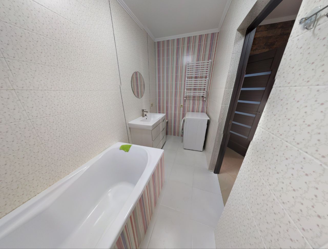 2-Room Apartment in New Building, Central Quiet District